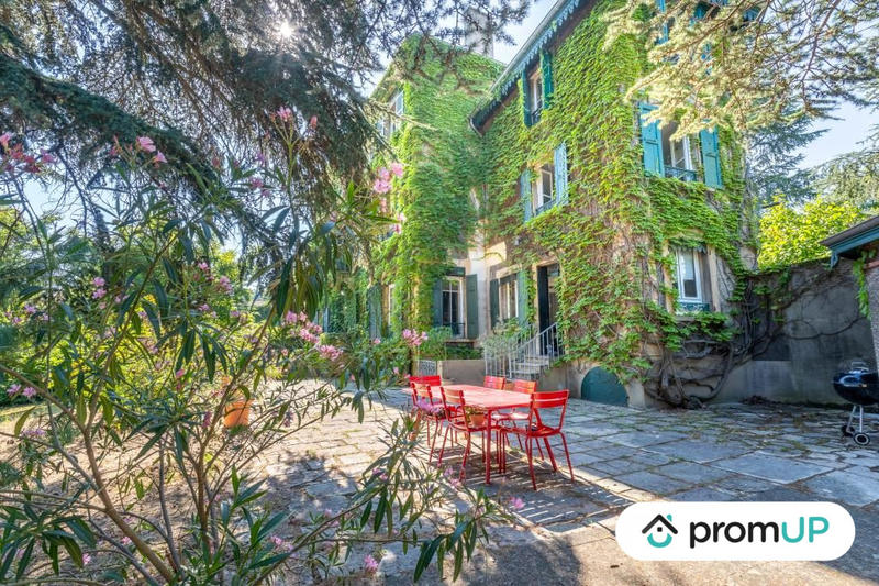 Maison - 320 m² - 111 pièces