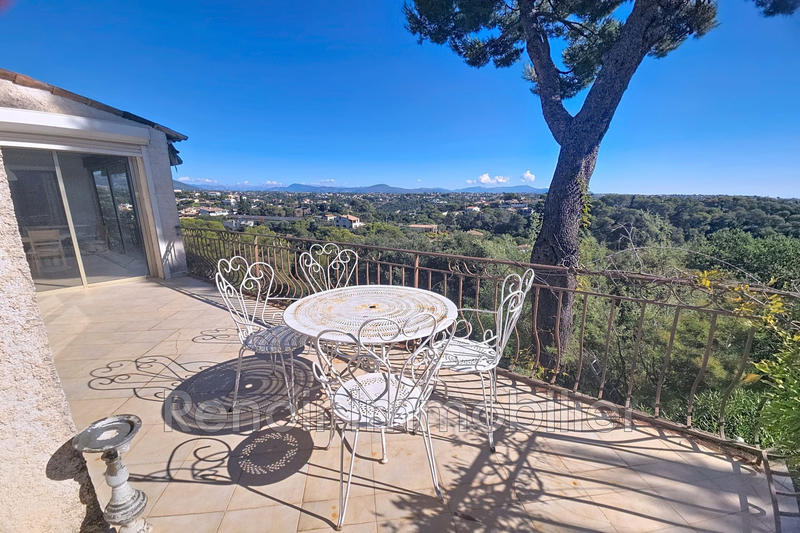 Appartement - 93 m² - 3 pièces