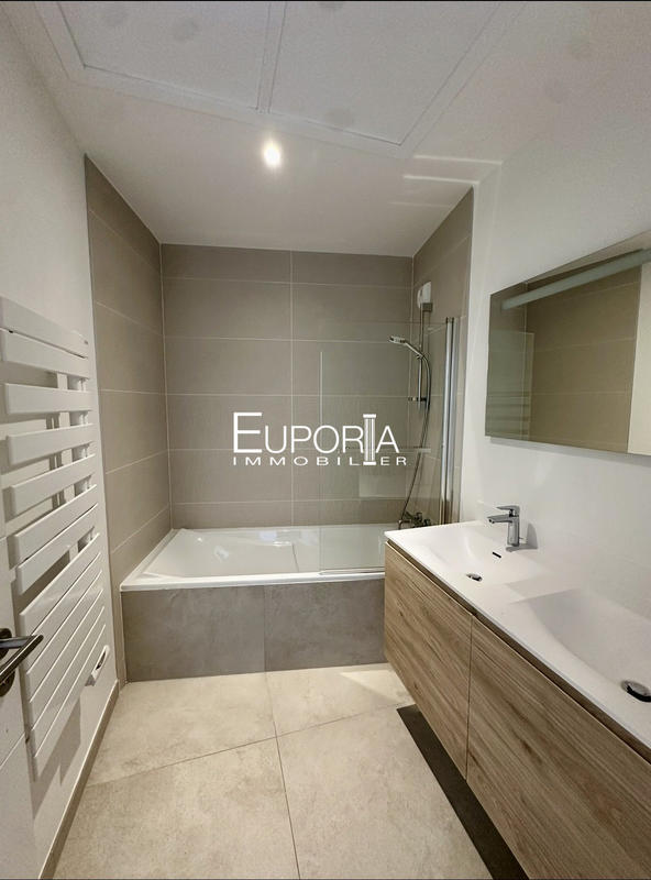 Appartement - 121 m² - 5 pièces