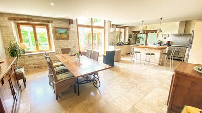 Propriété - 502 m² - 15 pièces