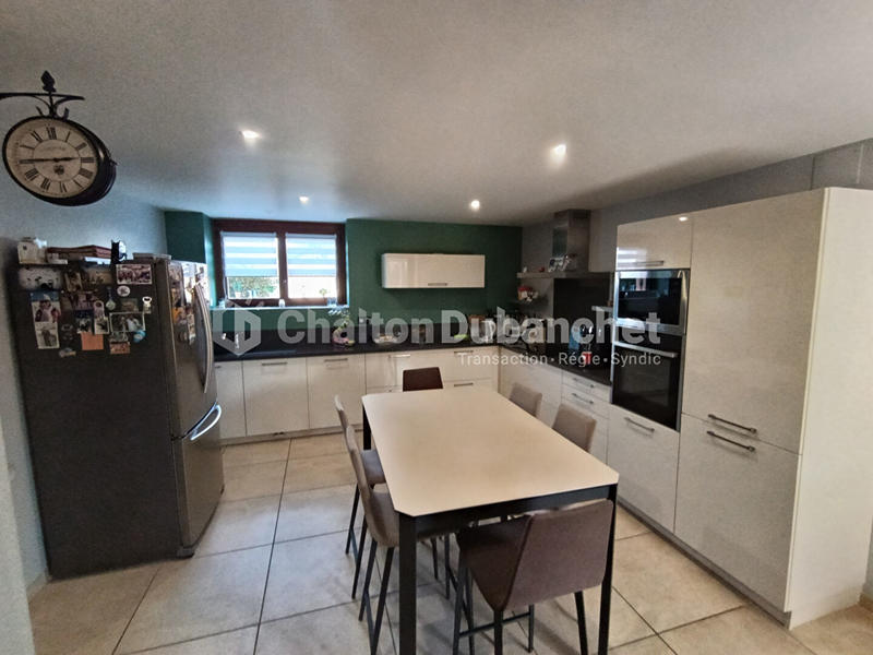 Maison - 200 m² - 6 pièces