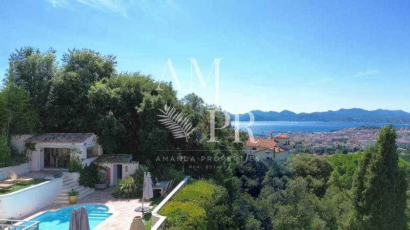 Villa - 250 m² - 10 pièces