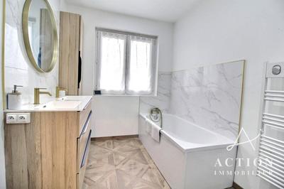 Maison - 122 m² - 4 pièces