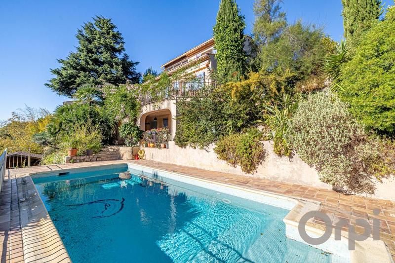 Villa - 190 m² - 6 pièces