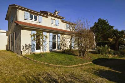 Maison - 183 m² - 8 pièces