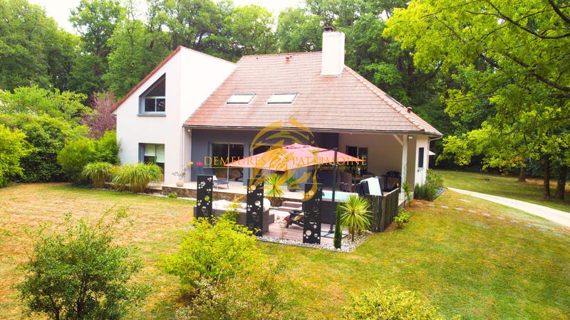 Maison traditionnelle - 175 m² - 5 pièces