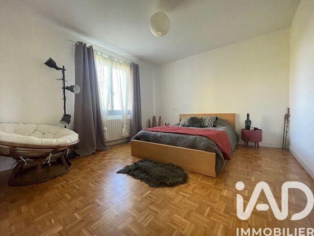 Maison - 290 m² - 8 pièces