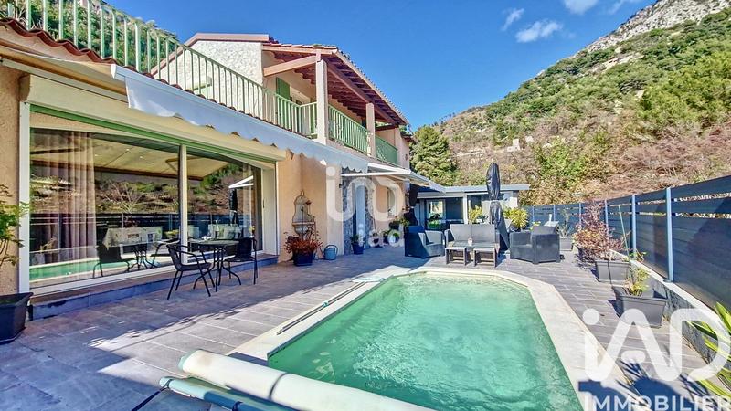 Maison - 141 m² - 6 pièces