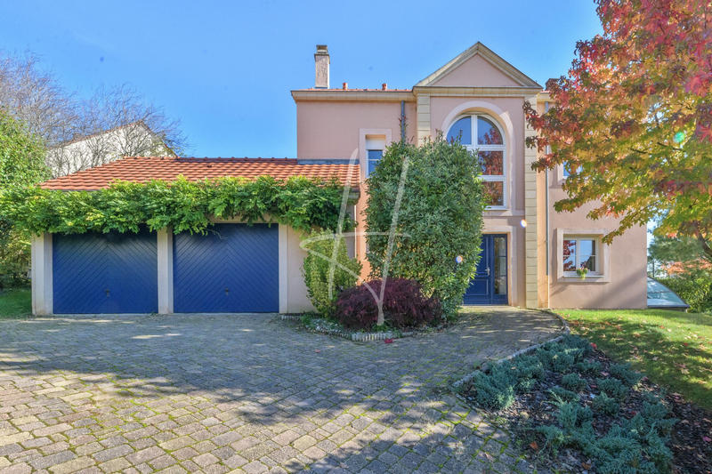 Maison - 165 m² - 6 pièces