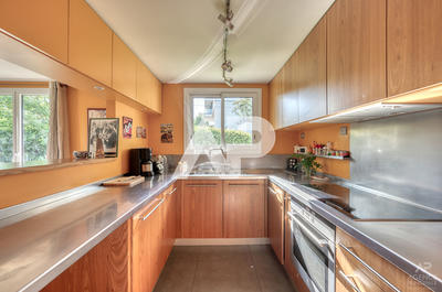 Maison - 225 m² - 6 pièces