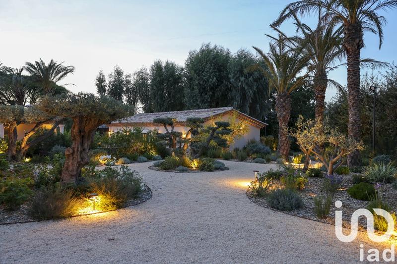 Maison - 425 m² - 8 pièces