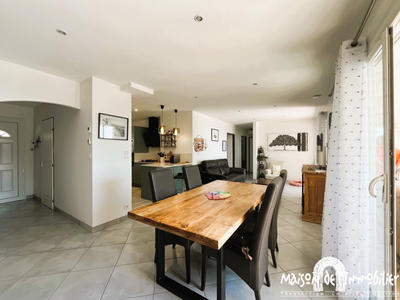 Maison - 185 m² - 7 pièces