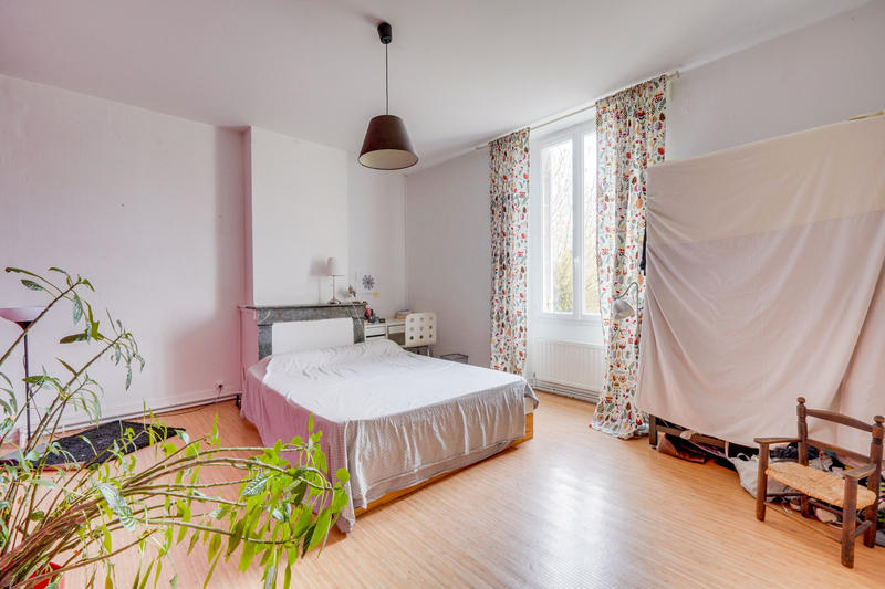 Maison - 330 m² - 10 pièces