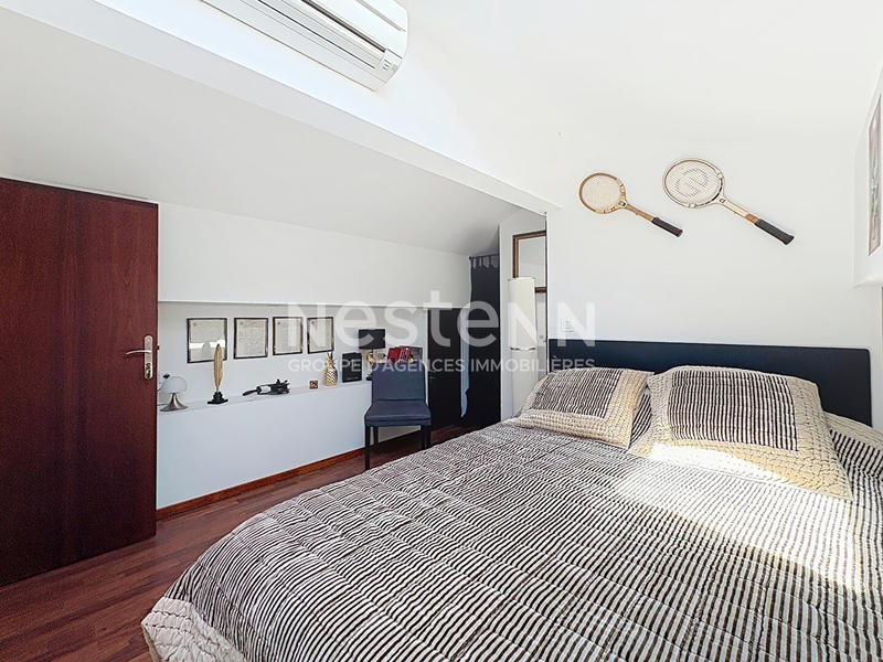 Maison - 185 m² - 9 pièces