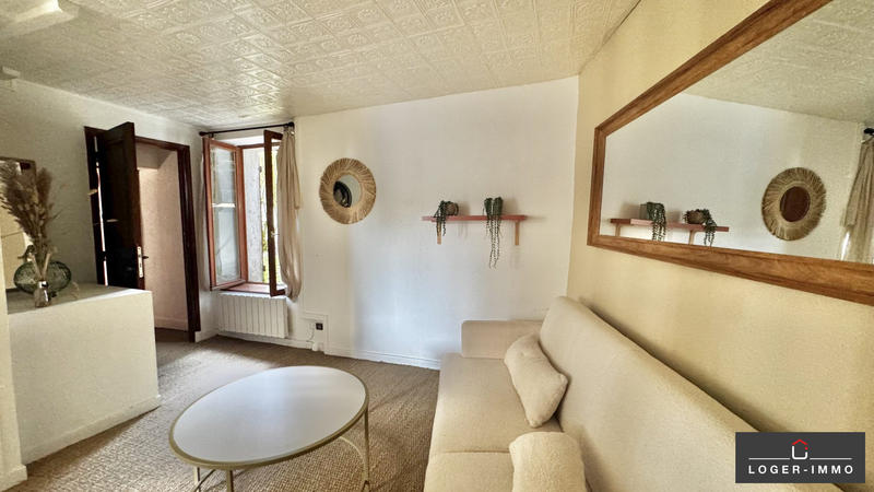 Maison - 302 m² - 9 pièces