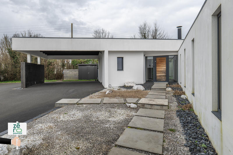 Maison - 280 m² - 7 pièces