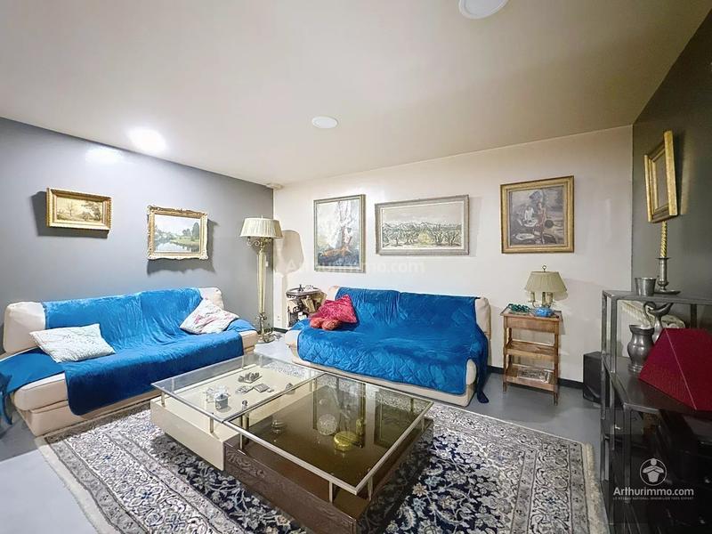 Maison - 308 m² - 8 pièces