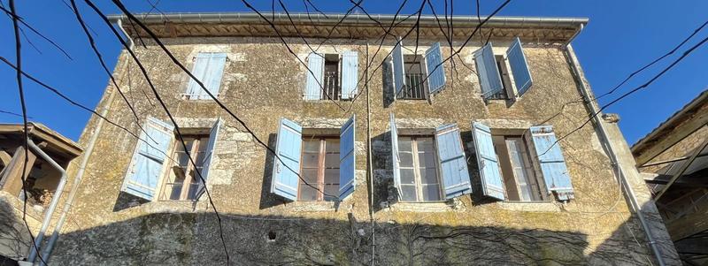 Maison traditionnelle - 169 m² - 4 pièces