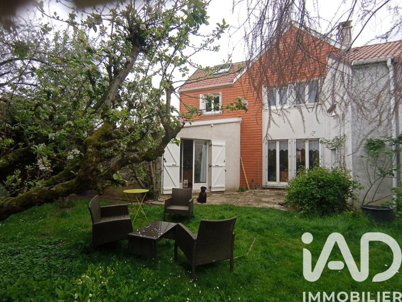 Maison - 185 m² - 8 pièces