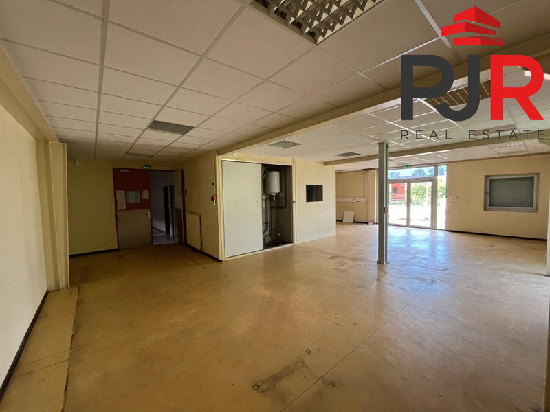 Local d'activités - 766 m²