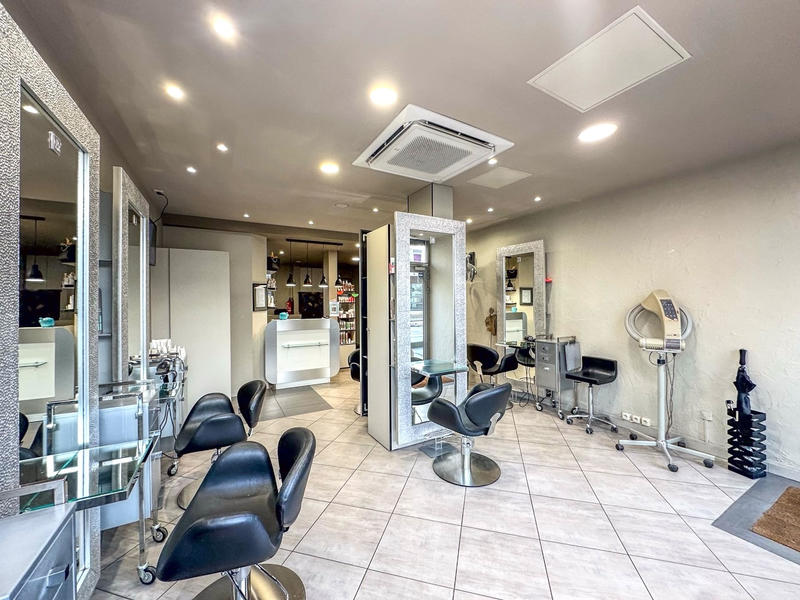 Fonds de commerce - Magasins - 48 m²