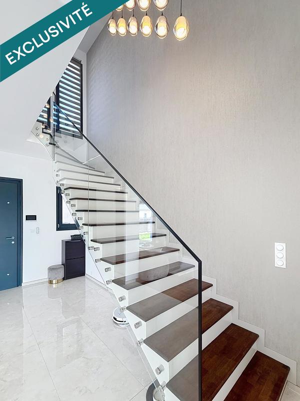 Maison - 200 m² - 6 pièces