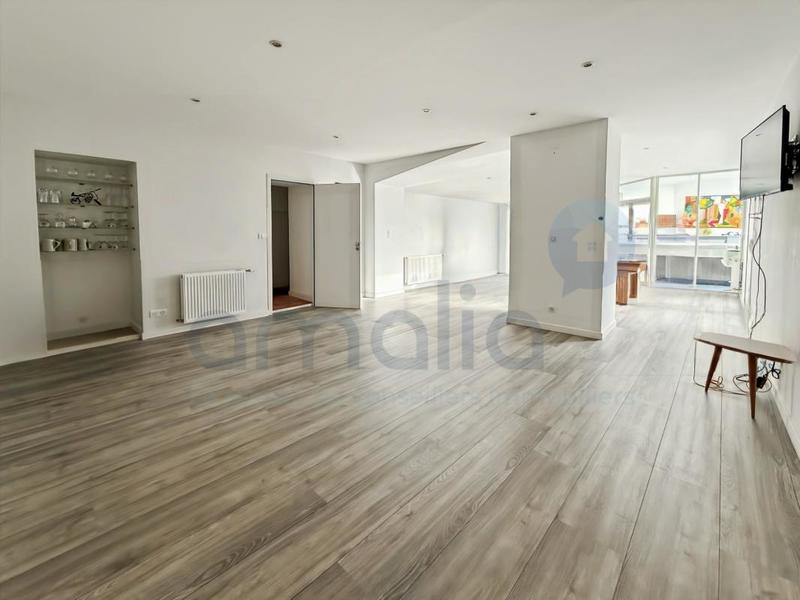 Maison - 369 m² - 11 pièces