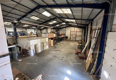 Local d'activité / Entrepôt - 1 300 m²
