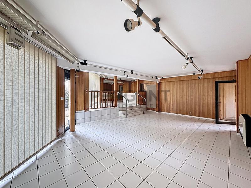 Local commercial - 235 m²