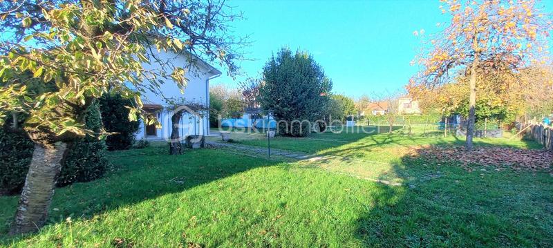 Maison traditionnelle - 160 m² - 6 pièces