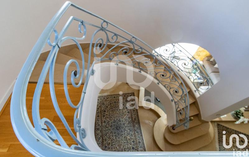 Maison - 284 m² - 6 pièces