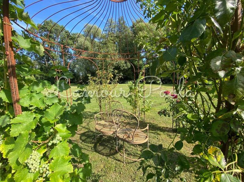 Maison - 369 m² - 10 pièces