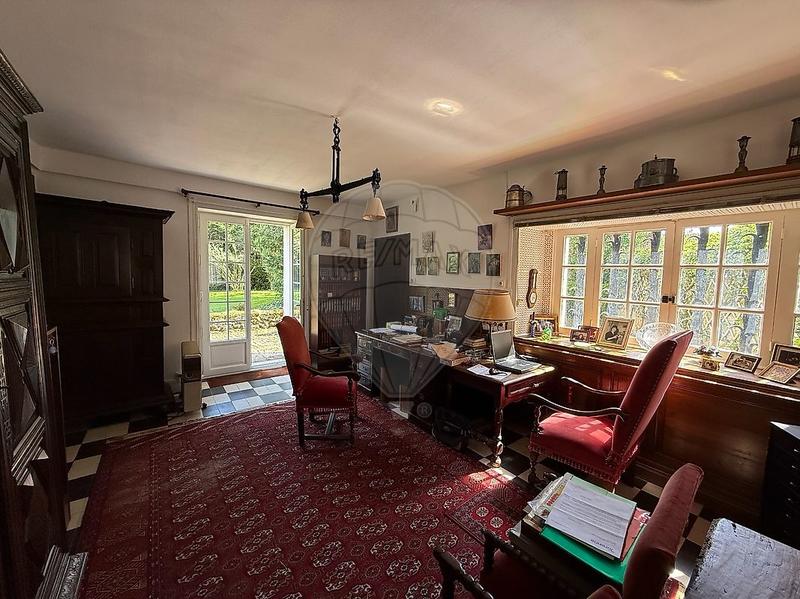 Propriété - 380 m² - 13 pièces