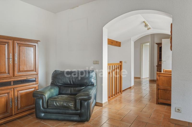 Maison - 230 m² - 6 pièces