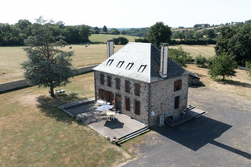 Maison - 302 m² - 8 pièces