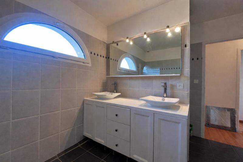 Maison - 136 m² - 5 pièces