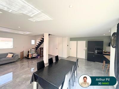 Maison - 121 m² - 5 pièces