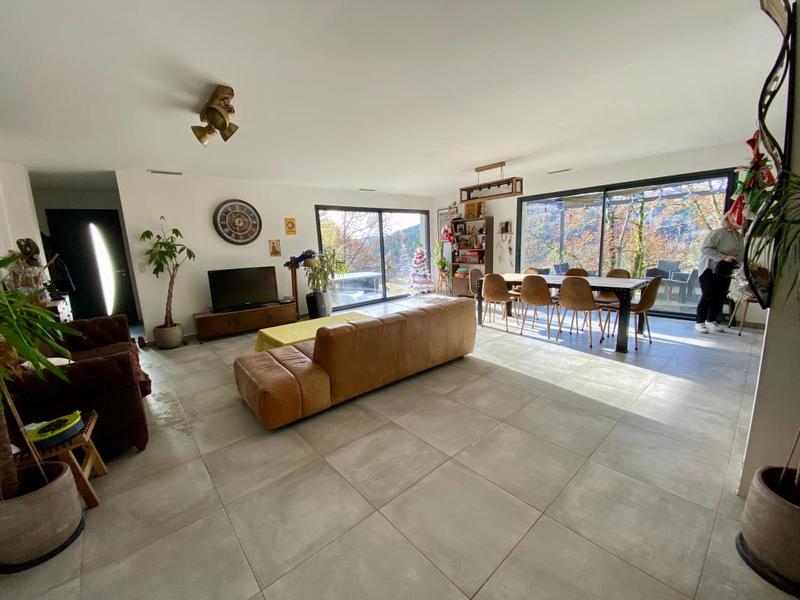 Maison - 163 m² - 2 pièces