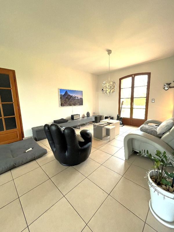 Maison - 215 m² - 6 pièces