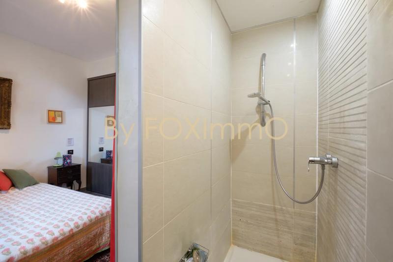 Maison - 230 m² - 8 pièces