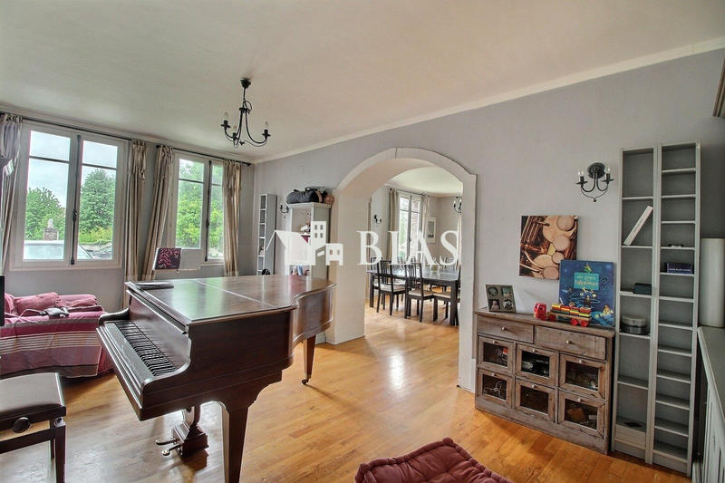 Maison ancienne - 350 m² - 10 pièces