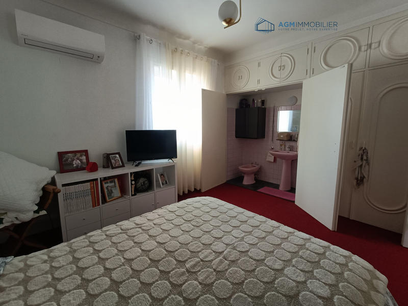 Propriété - 210 m² - 6 pièces