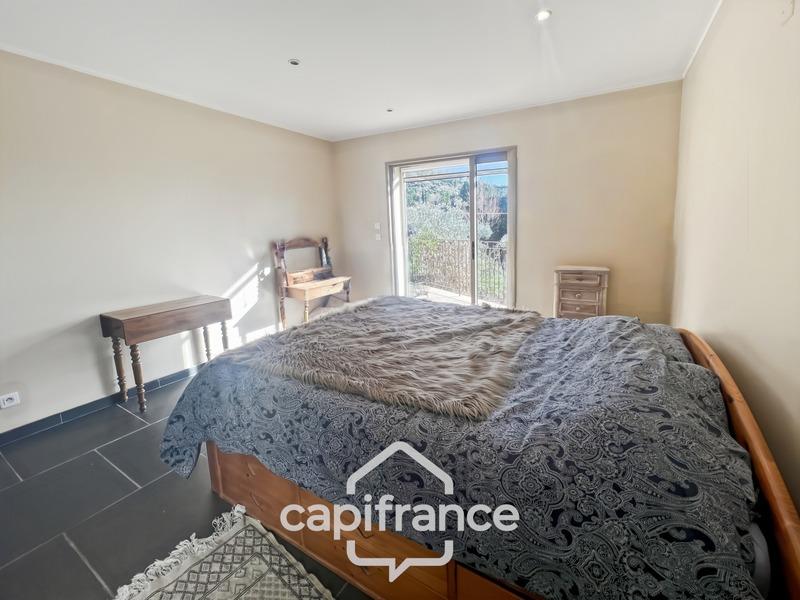 Maison - 203 m² - 6 pièces