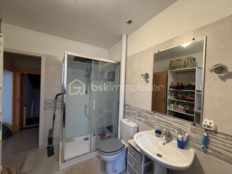 Maison - 230 m² - 6 pièces