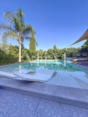 Villa - 275 m² - 6 pièces