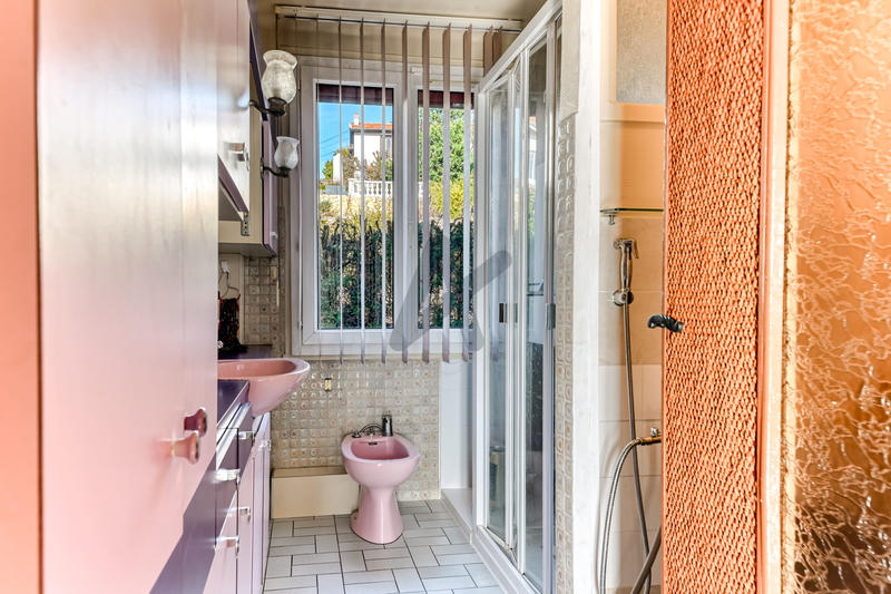 Maison - 320 m² - 7 pièces