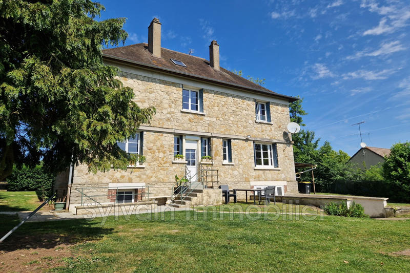 Maison - 216 m² - 6 pièces