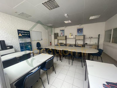 Local commercial - 84 m² - 3 pièces