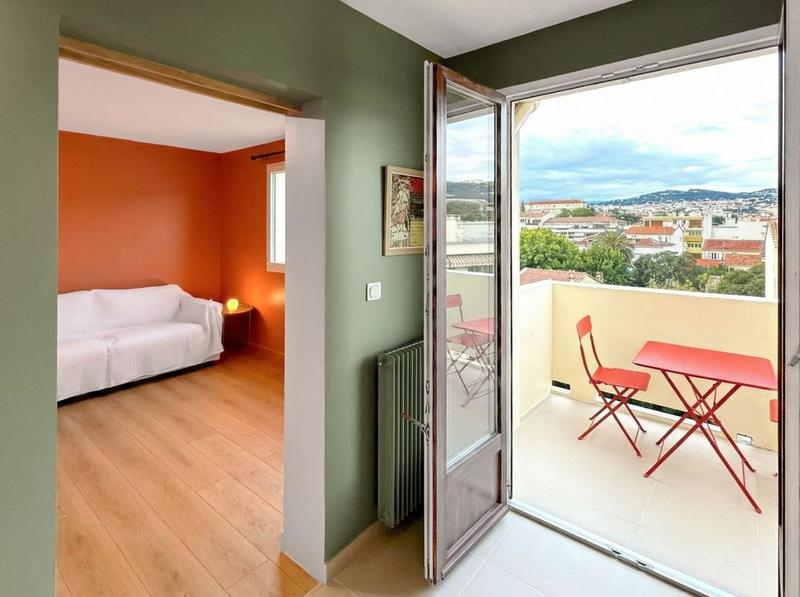 Studio - 30 m² - 1 pièce