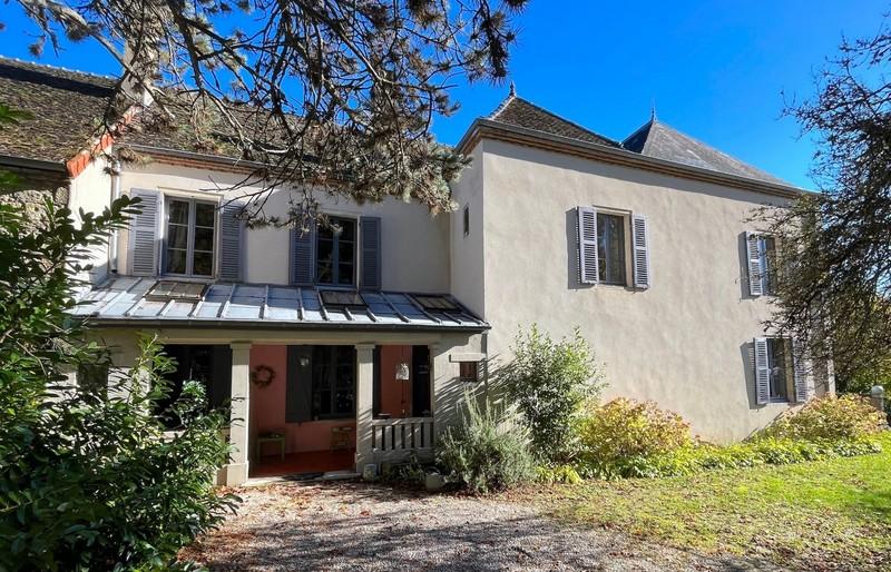 Maison - 315 m² - 10 pièces